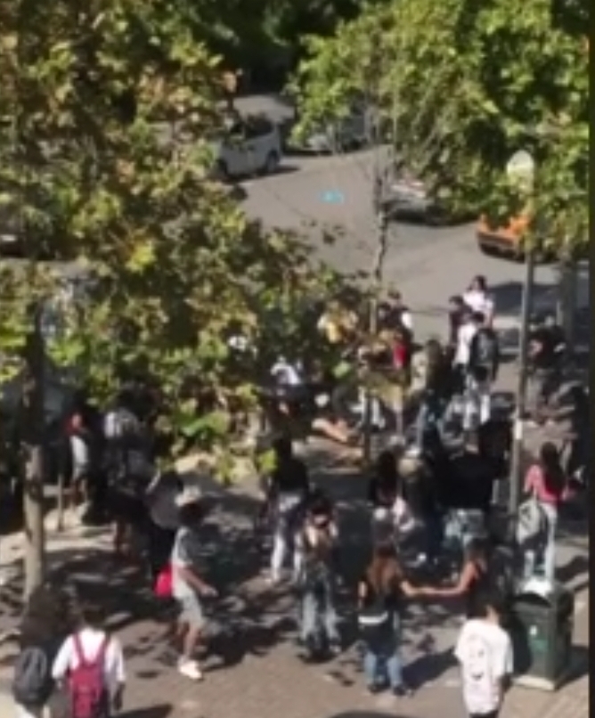 Città allo sbando. Aggressioni e furti ovunque. Video di una rissa in piazza Italia diventa virale.