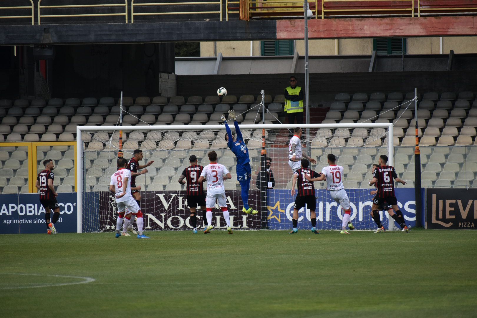 Buona la prima. Il Foggia batte la Turris (2-0) è prenota la sfida di Avellino.