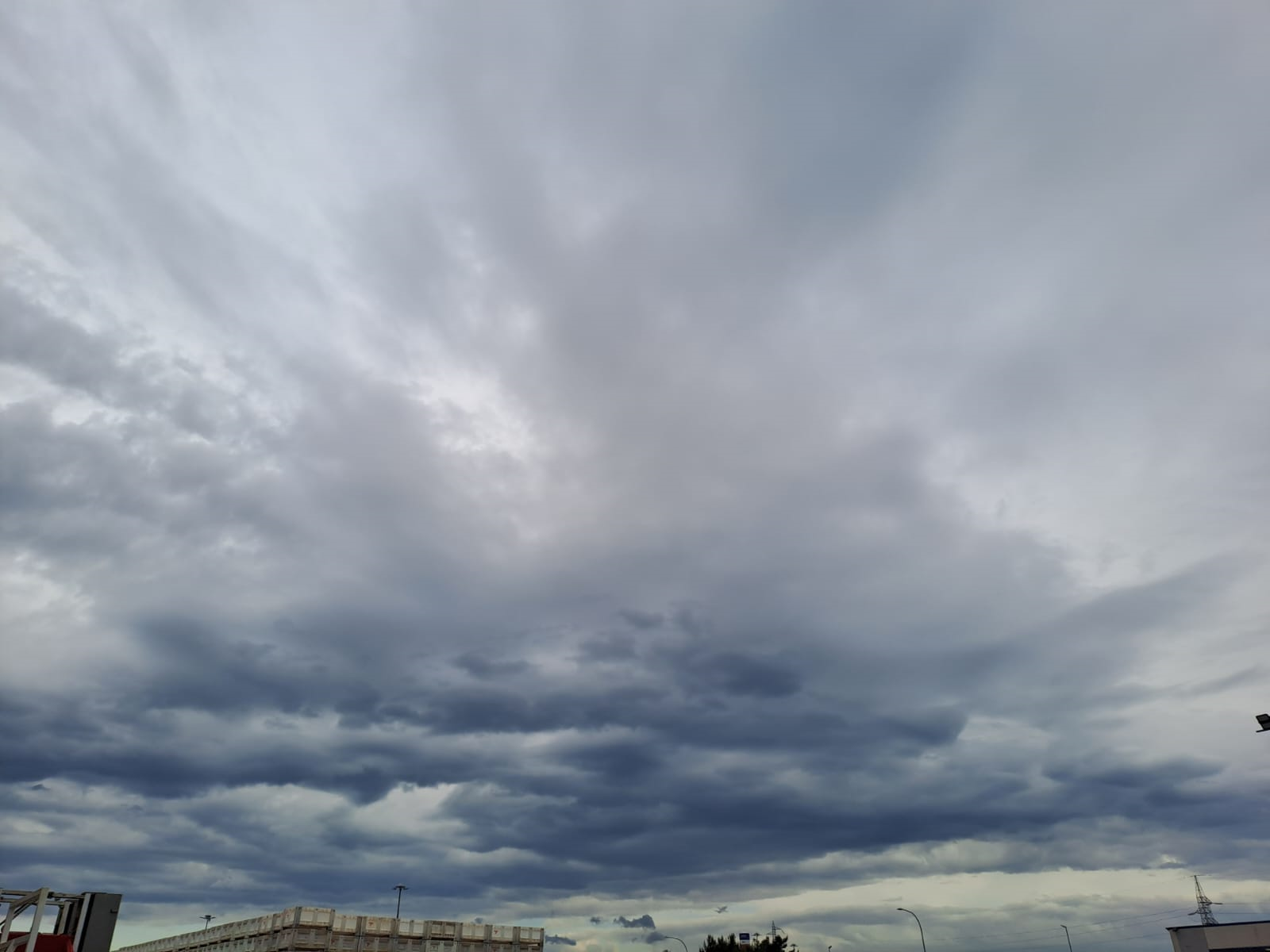 Allerta meteo in Capitanata con pioggia e vento. Peggioramento per la giornata di sabato e instabilità per tutta la prossima settimana