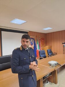 Anziani sempre più destinatari di truffe. La Polizia rafforza l’opera di divulgazione degli allert