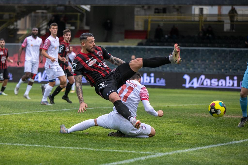 Il Foggia acciuffa il pari (1-1) nel finale contro un Monterosi mai domo.