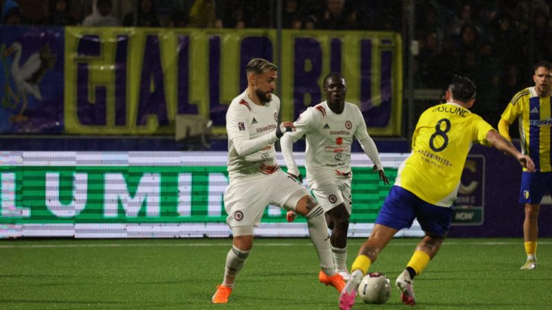 Il Foggia regge l’urto del Cerignola, ma poi molla (3-2)