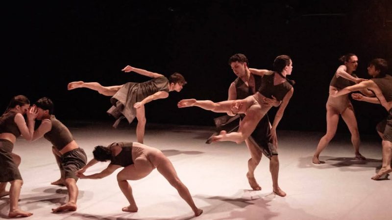 Una serata travolgente tra coreografie e musiche al teatro Giordano