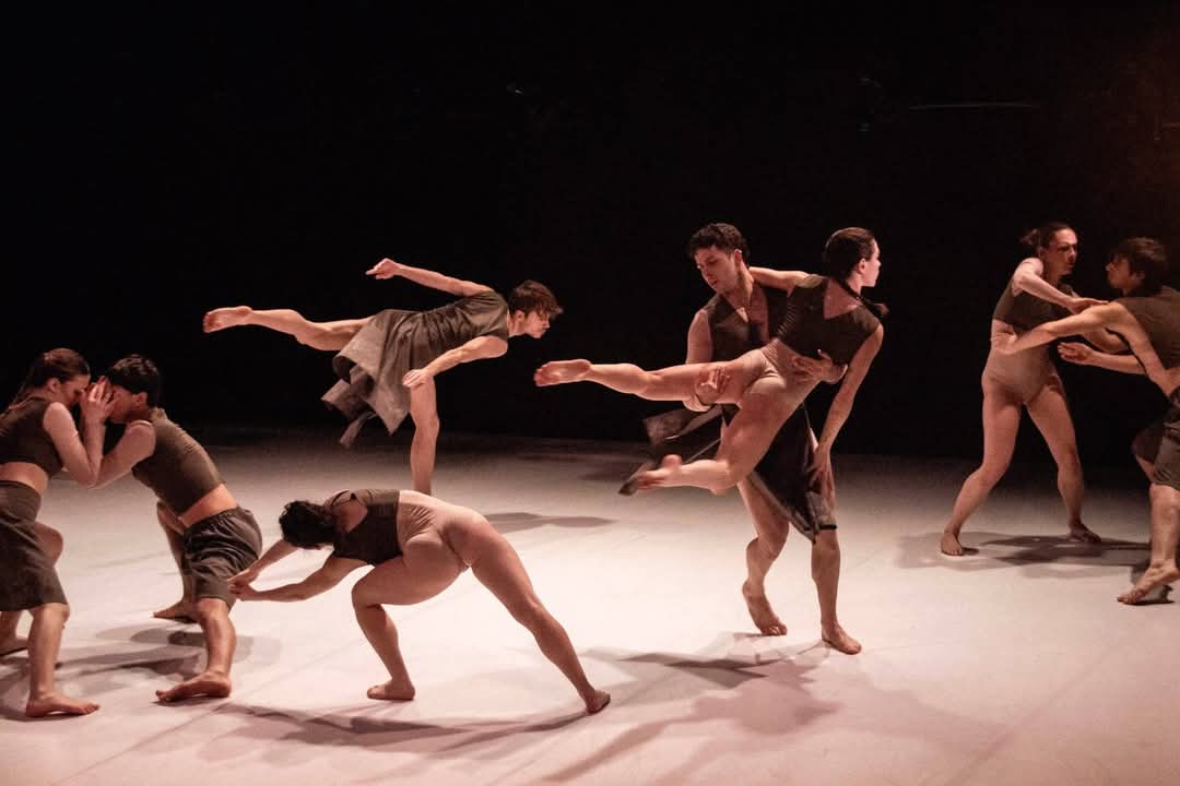 Una serata travolgente tra coreografie e musiche al teatro Giordano